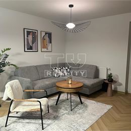Na prenájom 3 izbový byt s garážovým státím v novostavbe v centre mesta Poprad.
