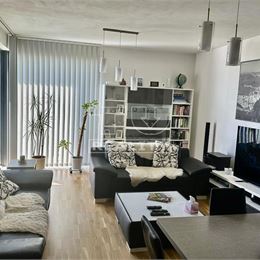 Slnečný 2-izbový byt s loggiou na Kolibe s výhľadom na Bratislavu