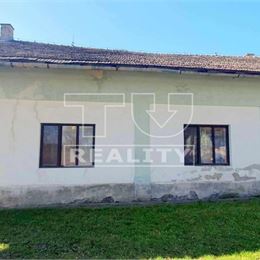 Na PREDAJ zachovalý rodinný dom na periférii /895 m2/ mesta Lučenec.