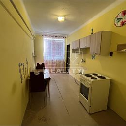 Slnečný 3 izbový byt v Seliciach