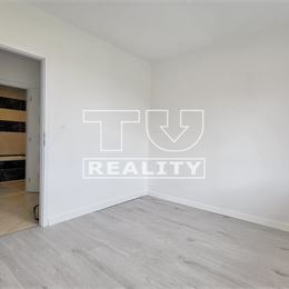 TUreality ponúka na predaj 4i byt vo Zvolene na sídlisku Západ o výmere 74 m² po čiastočnej rekonštrukcii