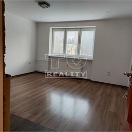 Na predaj 2 izbový byt v Prievidzi na starom sídlisku 69 m2