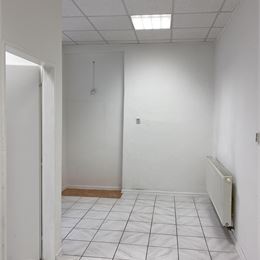 Ponúkame na prenájom obchodno - kancelárske priestory v centre mesta s výmerou 80 m2