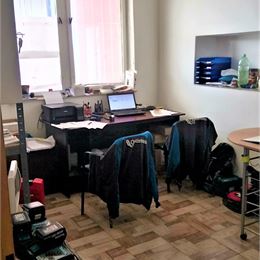 Skladový priestor v podnikateľskom areáli, s celkovou výmerou : 849 m2.