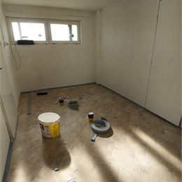 Skladový priestor v podnikateľskom areáli, s celkovou výmerou : 849 m2.