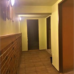 Priestory vhodné na bar alebo predajňu