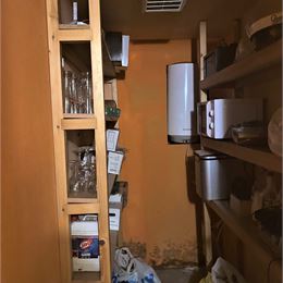 Priestory vhodné na bar alebo predajňu