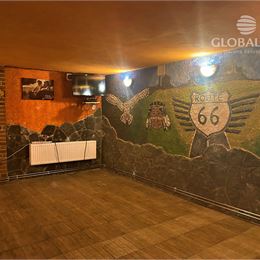 Priestory vhodné na bar alebo predajňu