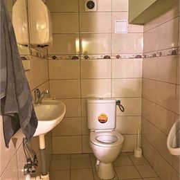 Priestory vhodné na bar alebo predajňu