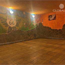 Priestory vhodné na bar alebo predajňu