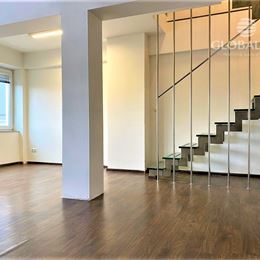 Atraktívna mezonetová kancelária v centre pri Auparku