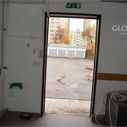 0bchodné priestory 537 m2 - v obchodnom centre na Furči