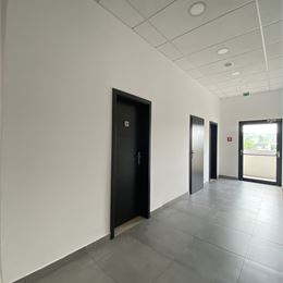 Na prenájom obchodné a kancelárske priestory v novostavbe - MČ Pereš.