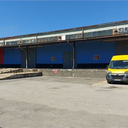 Skladovacie priestory s výmerou 830 m2 v areáli pri diaľničnom privádzači