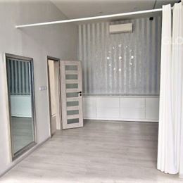 Rekonštruované priestory : 62 m2, vhodné na služby v OC na Terase