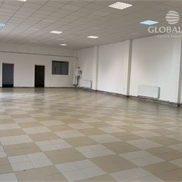 Priestory na veľkosklad s predajňou - 500m2 - v Barci