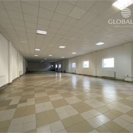 Priestory na veľkosklad s predajňou - 500m2 - v Barci