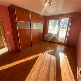 REZERVOVANÝ Veľký 3 izbový byt 91 m2 Zvolen - Bukovinka na predaj