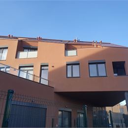 NOVOSTAVBA OPÁL - NOVÝ 1i BYT S TERASOU A PIVNICOU - GARÁŽOVÉ STÁTIE