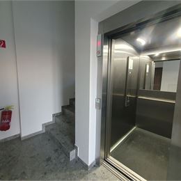 NOVOSTAVBA OPÁL - NOVÝ 1i BYT S TERASOU A PIVNICOU - GARÁŽOVÉ STÁTIE