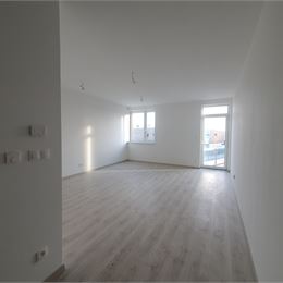 NOVOSTAVBA OPÁL - NOVÝ 1i BYT S TERASOU A PIVNICOU - GARÁŽOVÉ STÁTIE