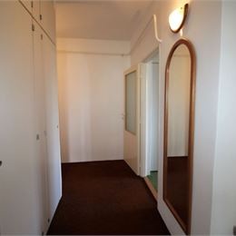 SEKURISOVA ul. - TEHLOVÝ SLNEČNÝ 2i BYT S LOGGIOU - 2x PARKOVANIE - NEPRIECHODNÉ IZBY