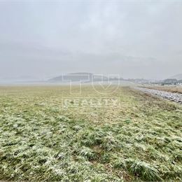 IBA U NÁS! NA PREDAJ KRÁSNY SLNEČNÝ STAVEBNÝ POZEMOK (507 m2), VŠETKY SIETE, PRÍSTUPOVÁ CESTA! ULICA