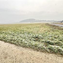 IBA U NÁS! NA PREDAJ KRÁSNY SLNEČNÝ STAVEBNÝ POZEMOK (507 m2), VŠETKY SIETE, PRÍSTUPOVÁ CESTA! ULICA