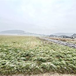 IBA U NÁS! NA PREDAJ KRÁSNY SLNEČNÝ STAVEBNÝ POZEMOK (507 m2), VŠETKY SIETE, PRÍSTUPOVÁ CESTA! ULICA