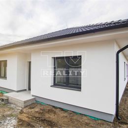 4-izbová novostavba rodinného domu s terasou, Nesvady, 454m2