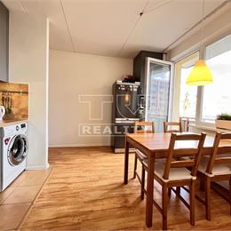 TUreality ponúka na predaj veľký 1i byt s balkónom v centre Zvolena o výmere 37 m²