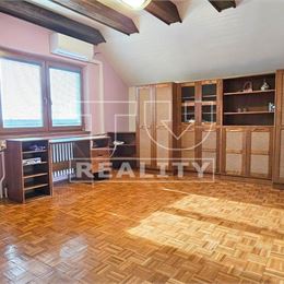EXKLUZÍVNA PONUKA štýlového 7-izbového rodinného domu v obci Ivanka pri Nitre 1456 m2