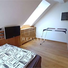 TUreality ponúka na predaj veľký mezonetový byt v centre Topoľčian, 230m2