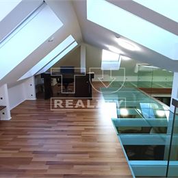 TUreality ponúka na predaj veľký mezonetový byt v centre Topoľčian, 230m2