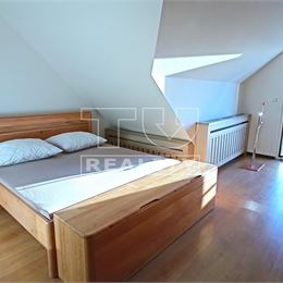 TUreality ponúka na predaj veľký mezonetový byt v centre Topoľčian, 230m2