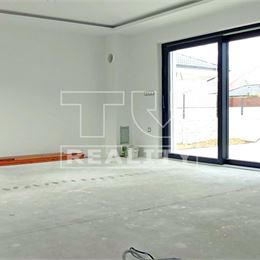 TUreality ponúka na predaj 4 izbovú modernú novostavbu 150 m2 Partizánske.