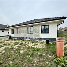 TUreality Vám ponúka na predaj novostavbu 4izbový priestranný dvojdom v obci Veľké Blahovo