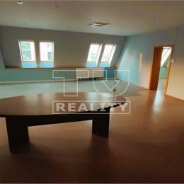 ADMINISTRATÍVNO-OBCHODNÁ BUDOVA,RUŽINOV,798m2