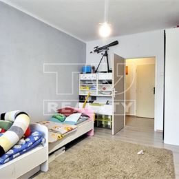  3 izbový, TEHLOVÝ byt v CENTRE mesta, PEZINOK, 82 m2