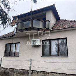 Na predaj rodinný dom v veľkým pozemkom v Beladiciach