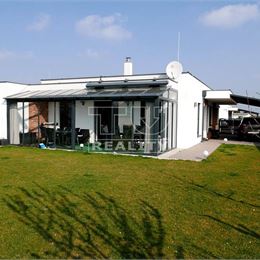 Útulný rodinný 4 izbový dom –bungalov na 5,8 árovom pozemku v Dunajskej Strede - Malé Blahovo