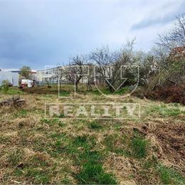  predaj stavebného POZEMKU v super časti mesta MODRA, 860 m2