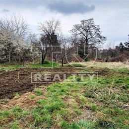  predaj stavebného POZEMKU v super časti mesta MODRA, 860 m2