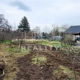  predaj stavebného POZEMKU v super časti mesta MODRA, 860 m2