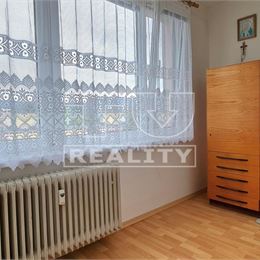 TUreality ponúka na predaj 2 izbový byt vo vyhľadávanej lokalite mesta Handlová, 65 m2