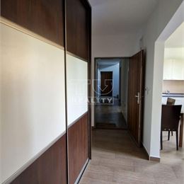 Na prenájom zariadený luxusný dvojizbový byt 47m2,ulica Predmestská,centrum mesta Žilina