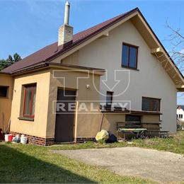 RODINNÝ DOM, POZEMOK S ROZLOHOU 647m2, MNÍCHOVÁ LEHOTA