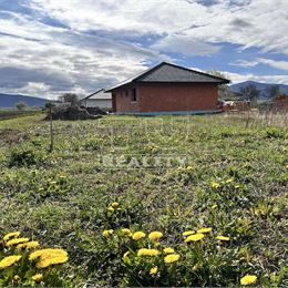 NOVOSTAVBA TEHLOVÉHO RODINNÉHO DOMU, POZEMOK O ROZLOHE 442m2, VEĽKÉ BIEROVCE