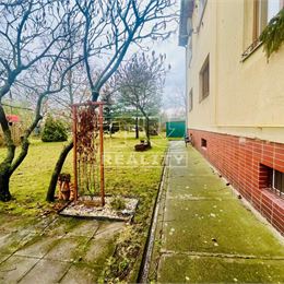 TUreality ponúka na predaj priestranný exkluzívny byt so záhradou, 6 km od Piešťan - - REZERVOVANÉ