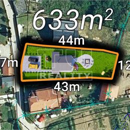 TUreality ponúka na predaj slnečný pozemok o výmere 640m2 v obci Banka, na skok od lesa a svetoznámych
